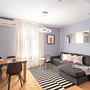 Three Bedrooms , Barcellona Spagna